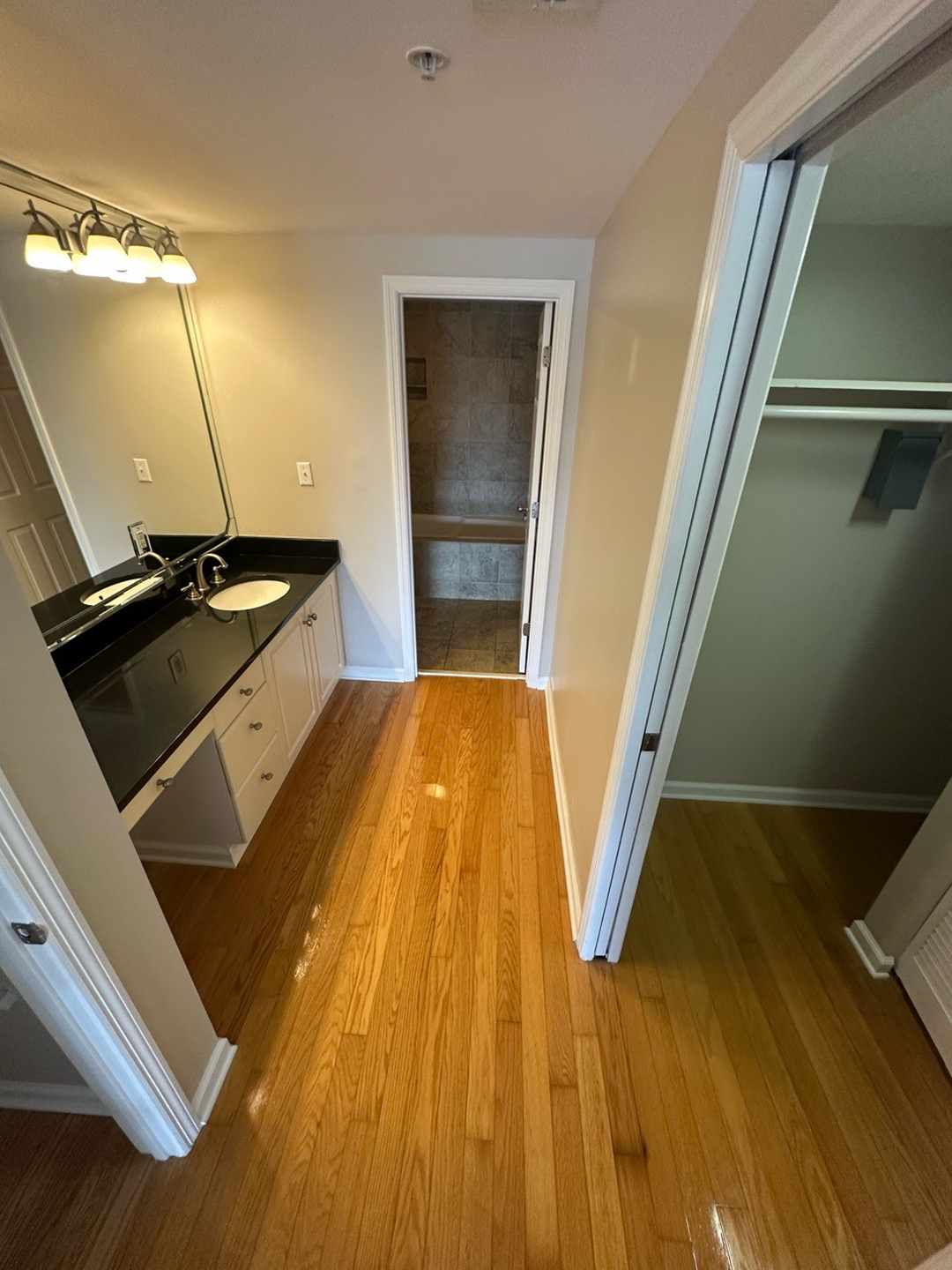 Move-In / Move-Out Cleaning photo