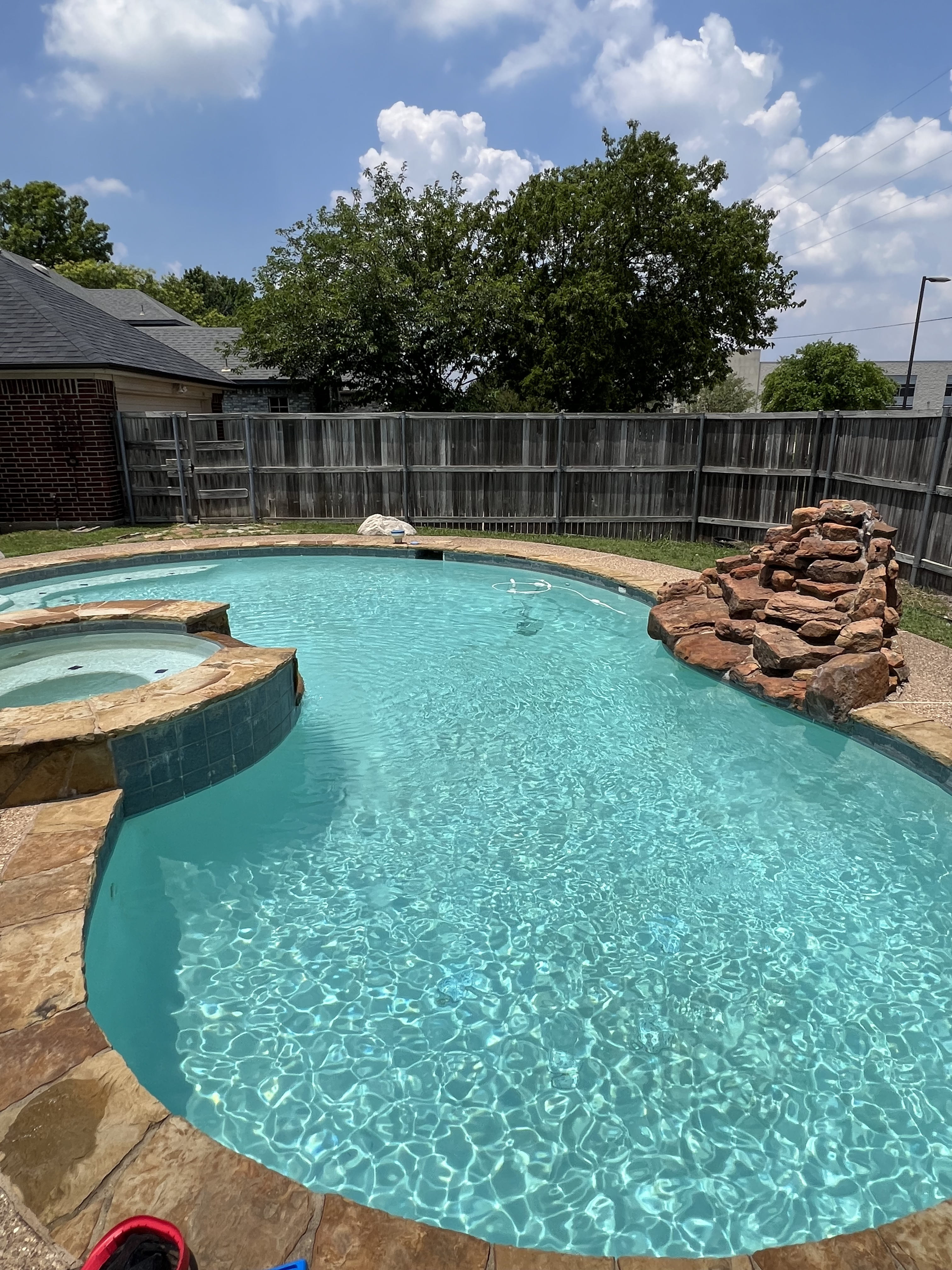 Pool cleaning in Boerne TX